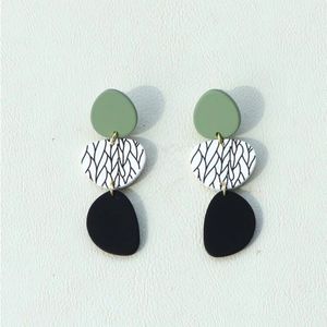Boucles d'oreilles de luxe faites à la main en résine, matériaux de qualité supérieure, élégantes, pour fêtes, fournitures de perlage, durables, légères et confortables RR - Product Image 2