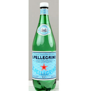 Agua San Pellegrino en botella de vidrio. Compre agua mineral natural gasificada S.Pellegrino de 8.45 onzas líquidas (paquete de 6) al mejor precio. - Product Image 2