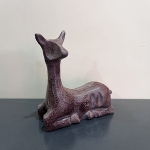 Figurine de cerf moderne en aluminium, statue décorative d'animal, objet de décoration pour la maison, sculpture d'art métallique faite à la main pour table de salon - Product Image 1