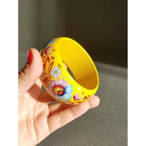 Bracelets ethniques en bois faits à la main de qualité supérieure pour femmes, bijoux traditionnels peints à la main, artisanat en bambou et en bois - Product Image 4