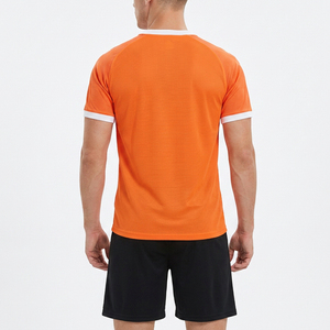 Uniforme de football en polyester respirant de qualité supérieure, personnalisable, vêtements de sport pour hommes adultes, vente chaude, nouvelle arrivée - Product Image 2