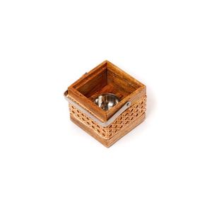 Quemador de Incienso Cuadrado de Madera y Ratán al por Mayor, Incensario de Lujo para Bakhoor con Asa Metálica, Decoración Moderna para Mesa de Ramadán - Product Image 3