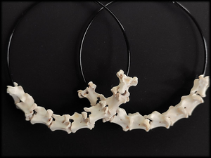 Pendientes de Hueso Ecológicos, Joyería Boho Hecha a Mano, Artesanía Natural - Product Image 5