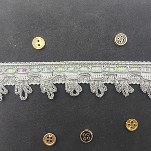 Dentelle décorative en polyester métallique de luxe de 2,7 cm de large avec franges pour la décoration de vêtements et de sacs - Product Image 2