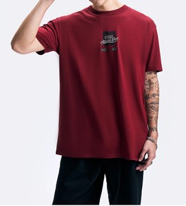 เสื้อยืดแฟชั่นทรงโอเวอร์ไซส์ ผ้าทวิลล์ ทรงหลวม ไหล่ตก สีพื้น พิมพ์ลายดิจิทัล รับผลิตแบบ OEM ODM สำหรับผู้ชาย - Product Image 2