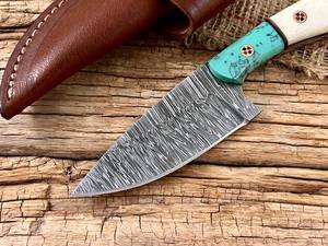 Couteau de chasse et de camping à lame fixe en acier Damas forgé à la main avec fourreau, manche en pierre et os, fabrication OEM sur mesure, lame pleine longueur - Product Image 5