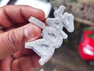 Pendentif unisexe en moissanite diamantée, best-seller, élégant, tendance, accessoire de mode, cadeau pour elle, pour lui et pour les occasions spéciales - Product Image 4