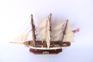 แบบจำลองเรือไม้ทำมือ USCGC Eagle Plantation ขนาดใหญ่ - เรือฝึกของสถาบันฝึกทหารยามชายฝั่งสหรัฐฯ สำหรับตกแต่งสำนักงาน - Product Image 2