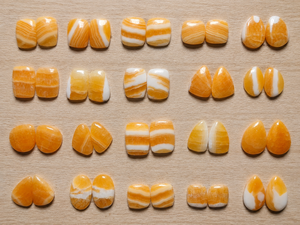 Vente en gros de cabochons en cristal de calcite orange naturelle biologique, polis, en forme de poire, pour la fabrication de bijoux, bagues, pendentifs et pierres de guérison - Product Image 2