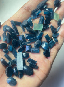 พลอยไคยาไนต์ธรรมชาติรูปทรงผสมผสานหลากหลายแบบ  งานแกะสลักเจียระไนทรงคาโบชอง  ทำด้วยมือ  เครื่องประดับสำหรับผู้หญิง - Product Image 3