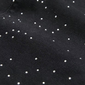 กางเกงยีนส์ขาสั้นสีฟ้าอ่อนทรงหลวมขอบดิบ ผลิตตามสั่ง ผ้าฝ้าย 100% ประดับคริสตัลและเพชร - Product Image 4