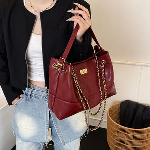 Sac à bandoulière minimaliste en cuir PU pour femme, motif losanges brodés, fermeture éclair classique, porté croisé - Product Image 3