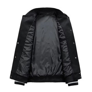 Chaqueta Bomber Universitaria Unisex Premium de Cuero y Lana con Mangas de Cuero, Cuello Alto de Lana y Logotipo Frontal - Product Image 3