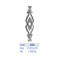 Élément de balustre en fonte vintage orné avec des détails classiques de palmette et de volutes pour la conception de balustrades architecturales
