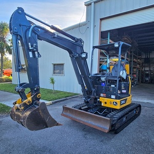 Mini-excavatrice John Deere abordable, machine hydraulique compacte et fiable avec une forte performance de creusement pour la construction - Product Image 4
