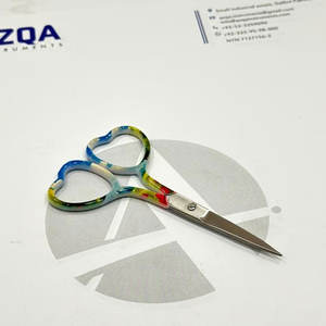 Tijeras de Bordado con Forma de Corazón Coloridas, de Acero Inoxidable, con Hoja Recta Afilada, para Cortar Hilo, Herramienta de Costura y Manualidades - Product Image 1