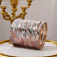 Vente en gros de bracelets plaqués or 3 tons, bracelets de mode plaqués or 3 tons, bracelets remplis de tons multiples, bracelets de formation tricolores.