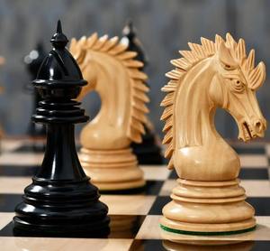 Piezas de Ajedrez Premium Serie Ferocious Elite en Madera de Ébano, Rey de 4.45 Pulgadas, al Mejor Precio - Product Image 2