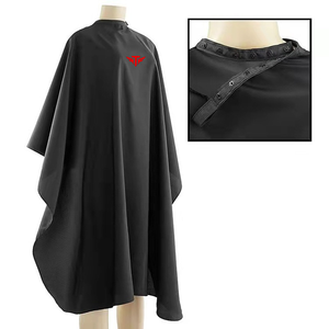 Cape de coiffure noire en polyester anti-adhésif pour salon de coiffure et barbier - Product Image 1