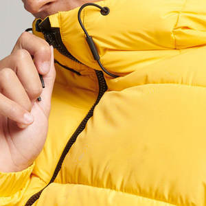 Veste matelassée à capuche en toile pour homme, nouvelle collection, fabrication usine, avec logo frontal, couleurs et logo personnalisables, service OEM en gros - Product Image 3