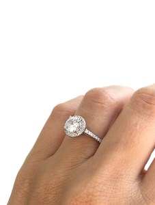 Anillo de Compromiso con Diamantes de Corte Moderno para Mujer, Plata de Ley con Baño de Rodio, Regalo de Alta Calidad para Aniversario o Boda - Product Image 5