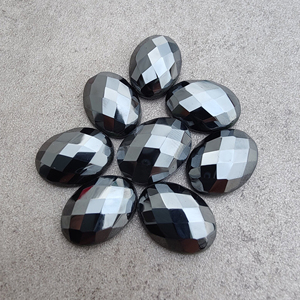 Pierre précieuse en hématite de qualité AAA+, taille ovale à facettes, dos plat, calibrée, en vrac, pour bijoux, toutes tailles - Product Image 1