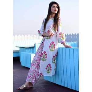 Ensemble de costume Butta rose sur fond blanc pour femmes, en coton respirant, motif dessiné à la main, taille XS - Product Image 3