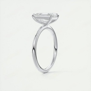 Élégante bague de fiançailles solitaire en or blanc massif 14 carats avec moissanite taille émeraude allongée 5 carats et 4 griffes - Product Image 3