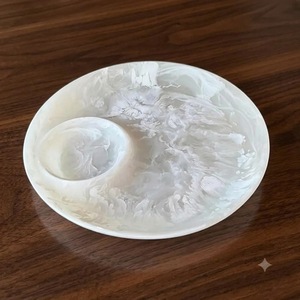 Plato de Servir de Resina, Plato Redondo con Diseño Marmoleado, Vajilla Moderna con Patrón Sólido para Comedor - Product Image 1