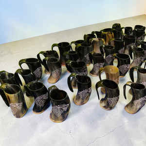 Taza de cuerno de lobo vikinga tallada a mano de lujo, estilo medieval de fantasía, a precio económico. - Product Image 3