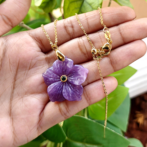 สร้อยคอประดับดอกไม้ทำมือจากเลพิโดไลต์ธรรมชาติ ประดับด้วยมรกตและเพทายรูปดอกไม้ ชุบทอง ขายส่ง - Product Image 4
