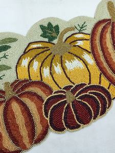 Chemin de table en tissu fait main, forme irrégulière, motif citrouille, style campagnard, napperons et sous-plats - Product Image 5