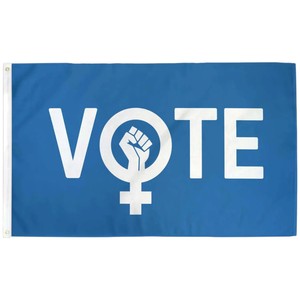 Drapeau rectangulaire respirant en polyester durable pour l'extérieur, motif drapeau arc-en-ciel de la fierté avec texte de vote, style défilant, avec mât en aluminium - Product Image 2