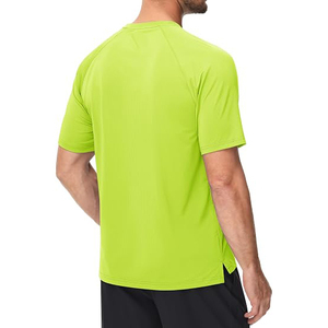 เสื้อยืดกีฬาผู้ชายขายส่ง แห้งเร็ว แบบเรียบ พร้อมสกรีนยางนูน - Product Image 2