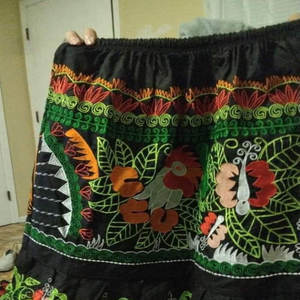 Vestido Tradicional de Chuuk, Estilo Micronesio, Faldas Pohnpei, Nuevo Diseño con Bordado de Flores y Estampado, Falda de Tela de Poliéster para Mujer - Product Image 6