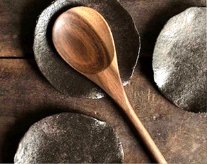 Reposacucharas de Acero Inoxidable Hecho a Mano con Acabado Negro Texturizado, Color Personalizado, Ecológico, Apto para Lavavajillas, Microondas y Horno - Product Image 2