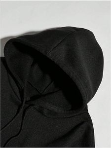 Sudadera con capucha y cordón ajustable para hombre, con estampado gráfico de letras y bloques de color - Product Image 3