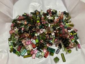 พลอยทัวร์มาลีนธรรมชาติ พลอยแท้สำหรับทำเครื่องประดับ ขายส่ง สีรุ้งหลากสี 1-2 กะรัต - Product Image 5