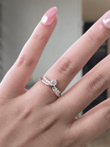 Bague de fiançailles en or avec diamant de laboratoire 0,4 carat, taille ronde, six pierres entrecroisées, bijou de promesse pour femme - Product Image 1