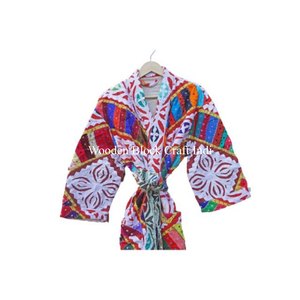 Robe de chambre en coton faite à la main pour femme, manteau d'hiver matelassé à trois couches avec broderie, style kimono long, imprimé - Product Image 4
