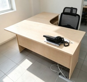 Mesa de Conferencia en Forma de L de Aglomerado de Madera AY Office System, Diseño Moderno, Uso Comercial Duradero, V-EXL 1515/1815 - Product Image 1