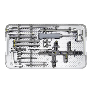 ชุดเครื่องมือถ่างสะโพก Charnley Initial Incision พร้อมเครื่องมือผ่าตัดกระดูกและข้อ ผลิตจากเหล็กเยอรมัน - Product Image 3