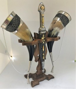Viking Horn Beer Mugs With Wooden <b>Stand</b> And Decorative Sword Holder Floral Pattern Gold Plated Vintage Style For Party Adult Use - Product Image 1