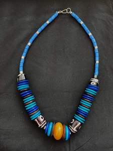 สร้อยคอประดับมุกเรซิ่นเลียนแบบวินเทจ ดีไซน์ทันสมัย เนื้อเรียบเนียน สะดุดตา เหมาะสำหรับเป็นของขวัญหรือใช้ส่วนตัว - Product Image 3