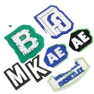 Personaliza tu propio logotipo, color, texto, nombre y números, parches de silicona de goma 3D, accesorios con gancho y bucle, parche de PVC de goma suave - Product Image 1