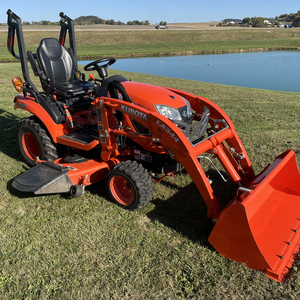 Proveedor Directo de Mini Tractor Compacto Kubota de 45HP 4WD, Tractor Agrícola con Cabina, Sistema Hidráulico PTO para Uso Agrícola - Product Image 5