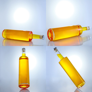 Botella de Vidrio Redonda Absoluta de Cuello Largo Personalizada de 750 ml y 700 ml - Product Image 2