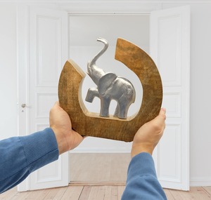 Aluminium Treble Clef Sculpture with Heart Design Handmade Eco-Friendly Artistic Modern Decor Living Room Tabletop Display - Product Image 3