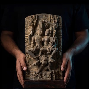 Statue de Vishnu Lakshmi 12 pouces, artisanat traditionnel en pierre |   Réplique du Musée d'Art du Temple Hindou Ancien - Product Image 6
