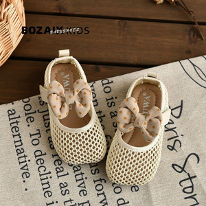 Sandales de princesse pour filles, chaussures d'été respirantes à semelle souple en maille avec nœud ajouré antidérapantes en cuir pour enfants - Product Image 5